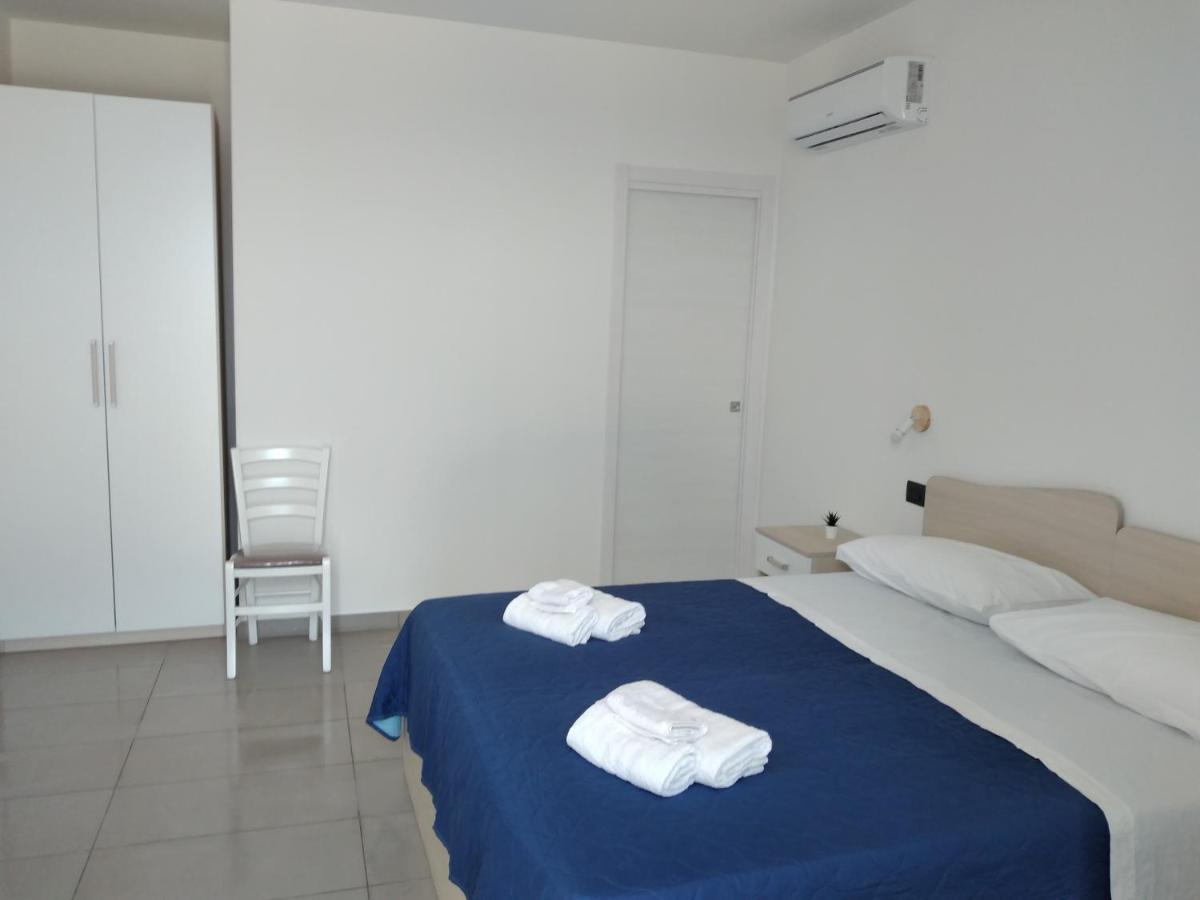 Hotel La Dama Bianca Bovo Marina Montallegro Exterior foto